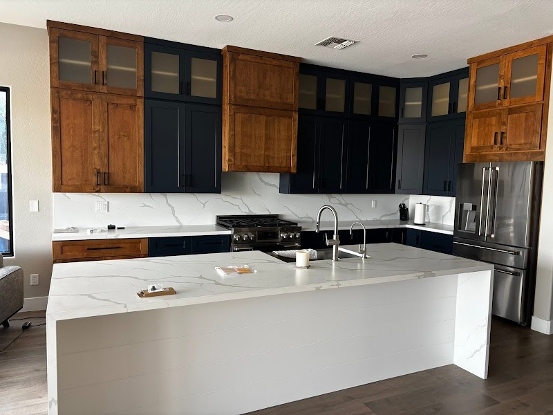 CABINET MAKER LLC