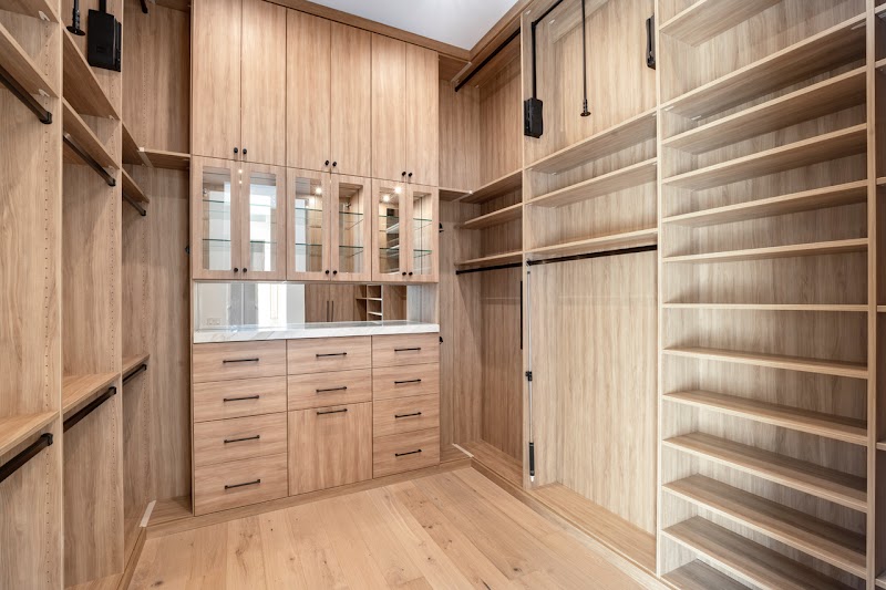 LB Closets