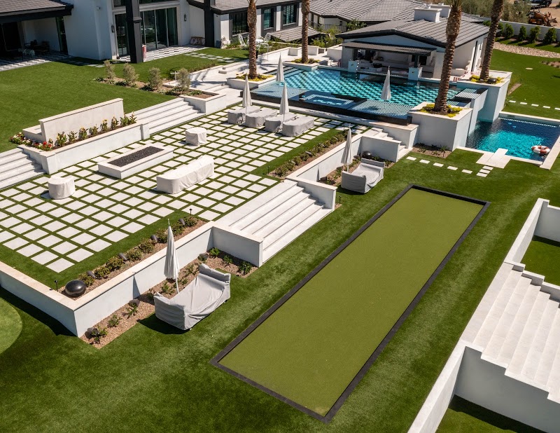 Luxe Lawns