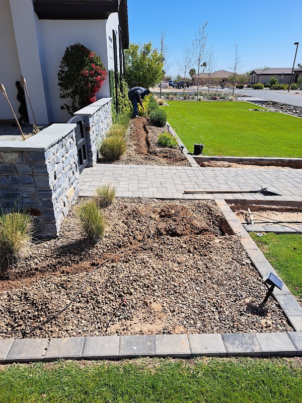 Sahuaros Landscape & Hardscape